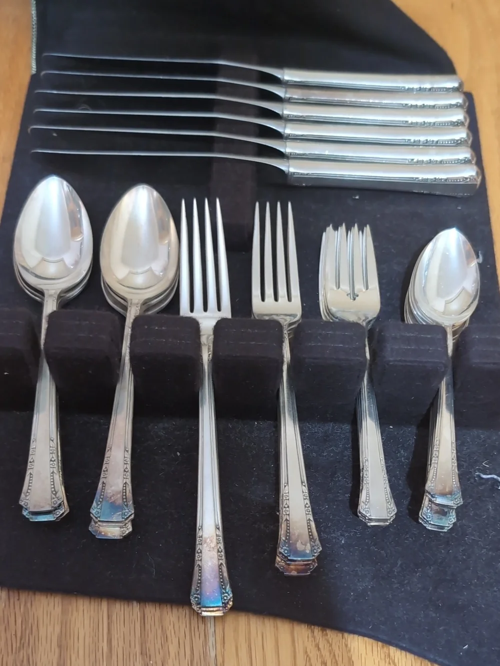 Polished Silver Flatware Set - Classic Stainless Steel Place Settings